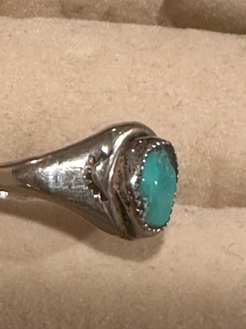 4 vintage rings- size 8 - price per ring or combine for deal